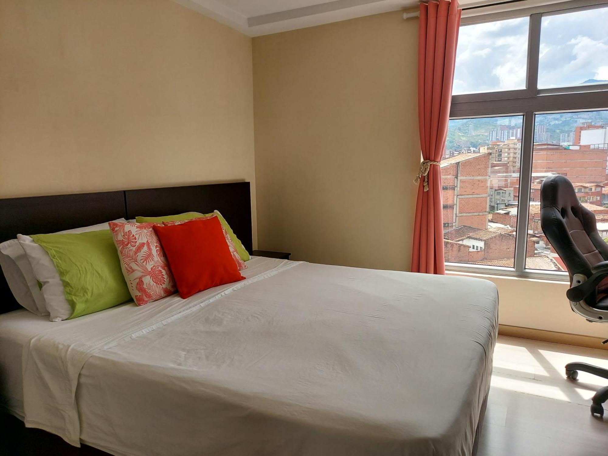 San Peter Apartments Меделин Екстериор снимка