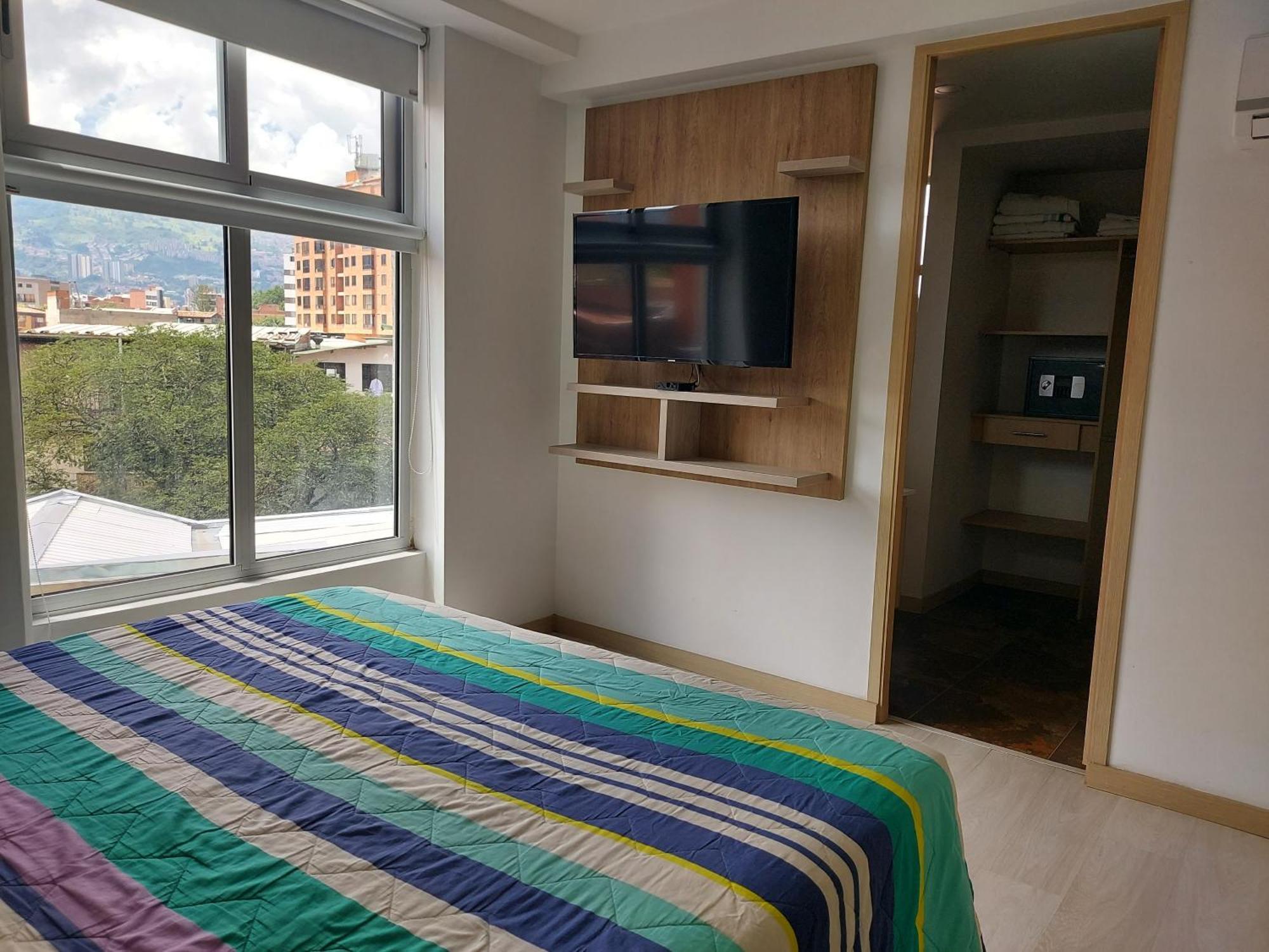 San Peter Apartments Меделин Екстериор снимка