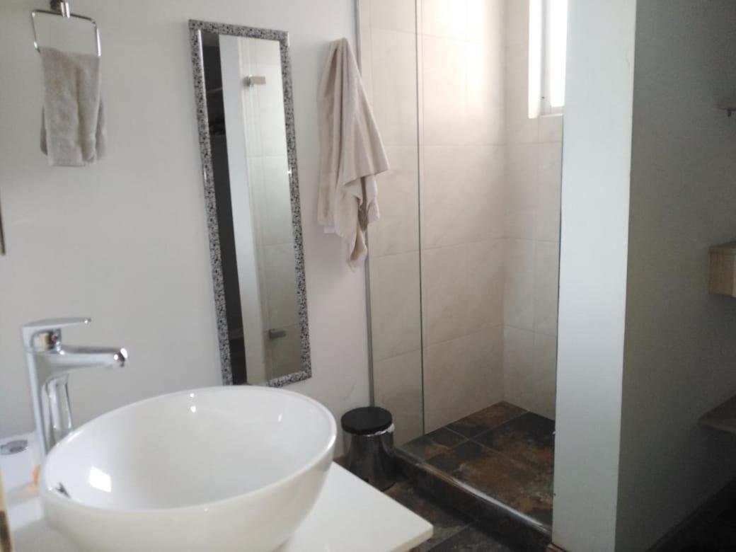 San Peter Apartments Меделин Екстериор снимка