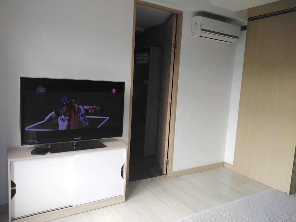 San Peter Apartments Меделин Екстериор снимка